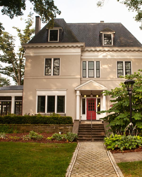 house tour home exterior summertime